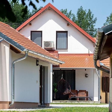 Park Apartman Sarrod Exterior foto