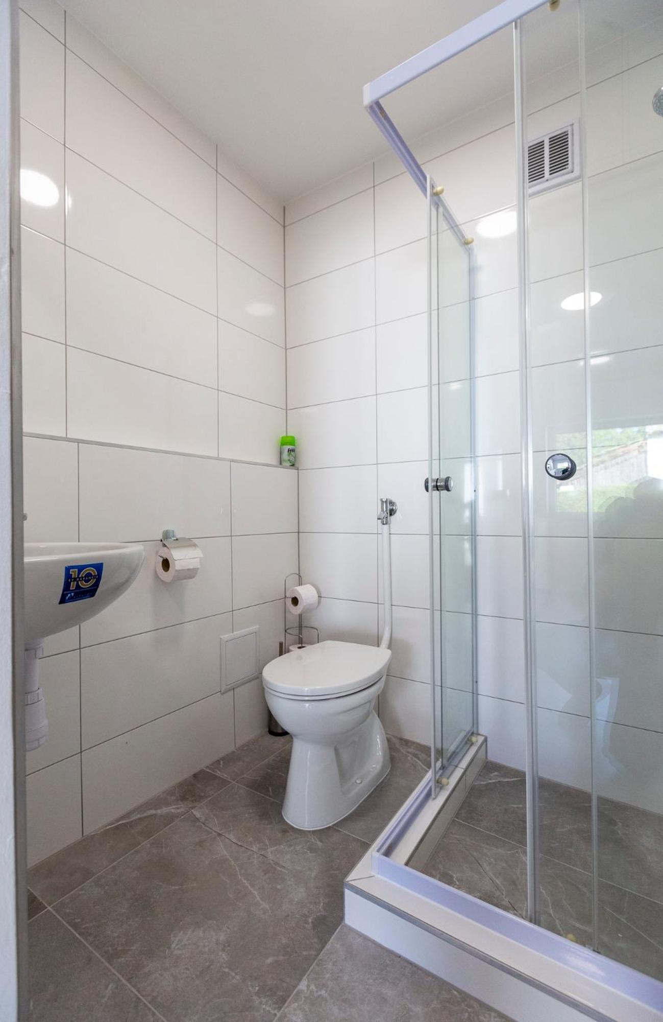 Park Apartman Sarrod Exterior foto