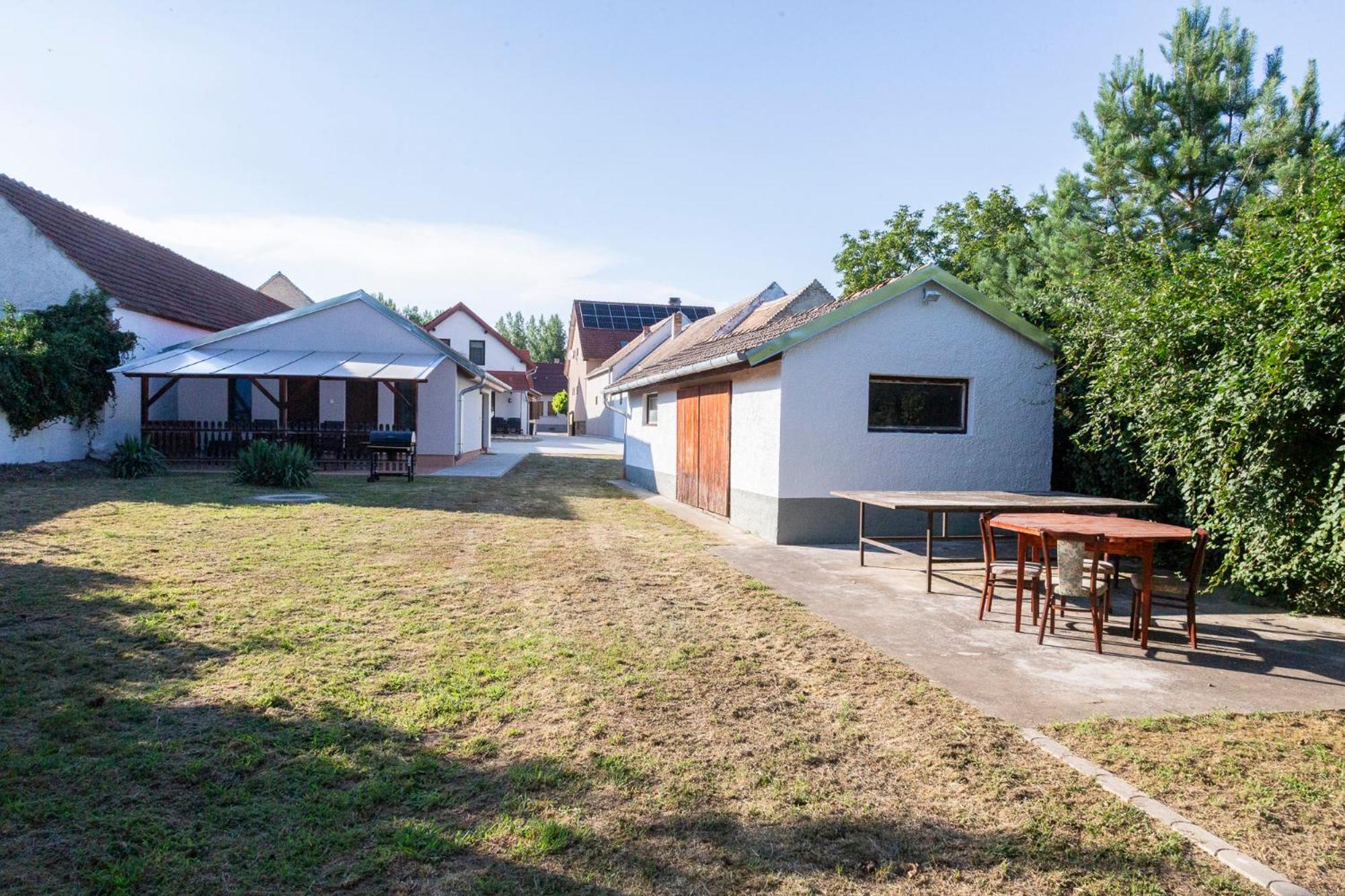 Park Apartman Sarrod Exterior foto