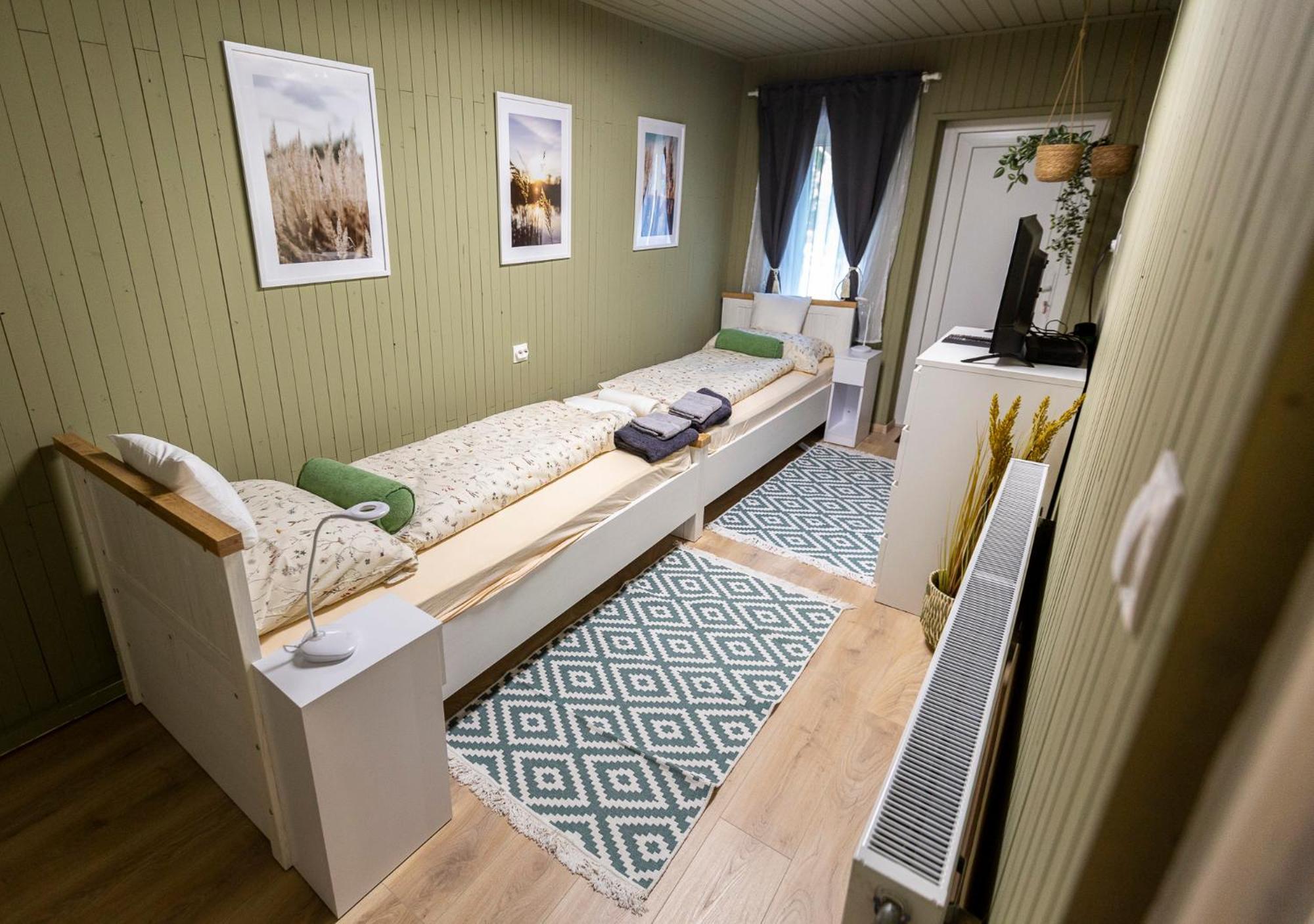 Park Apartman Sarrod Exterior foto